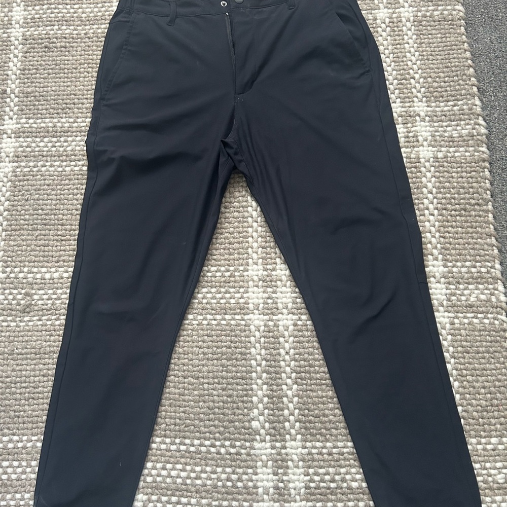 Cuts Clothings AO Joggers in Black